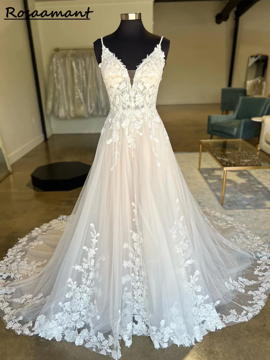 Sexy A-Line Backless Wedding Dress 2023 Vintage Lace Applique Beaded Off White Tulle Wedding Gowns Trouwjurk Long Bridal Dress
Sexy A-Line Backless Wedding Dress 2023 Vintage Lace Applique Beaded Off White Tulle Wedding Gowns Trouwjurk Long Bridal Dress