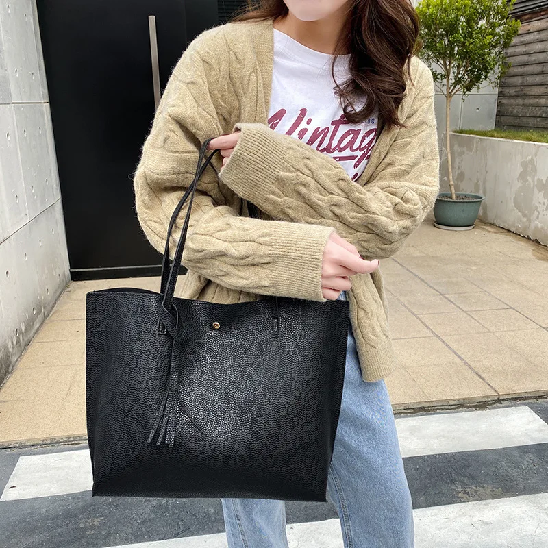 Женская сумка-мешок из экокожи, с ручками и плечевым ремнём
Женская сумка-мешок из экокожи, с ручками и плечевым ремнём