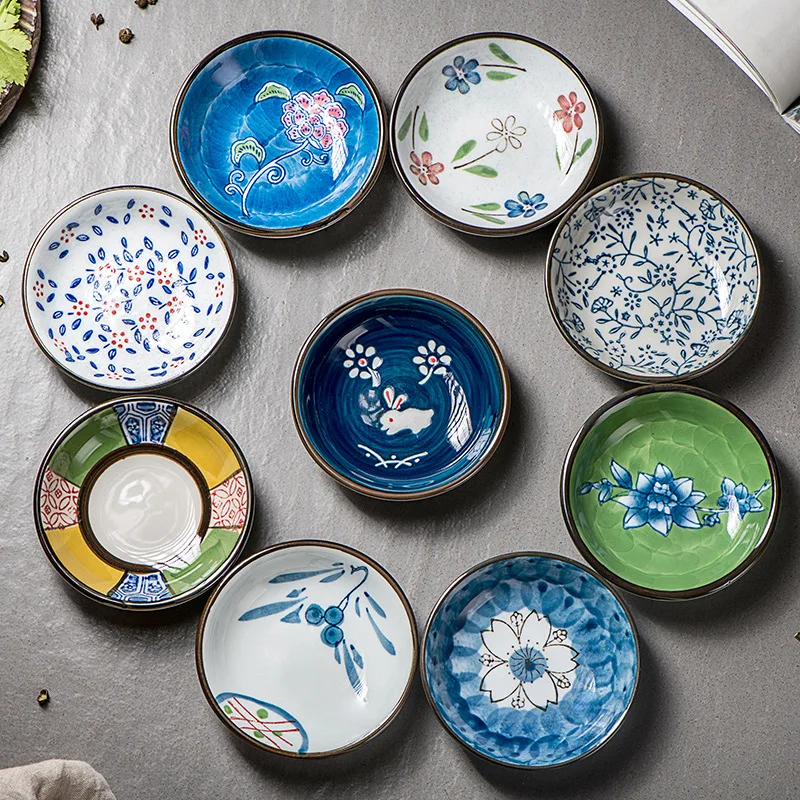 

Японская Керамическая маленькая тарелка, креативная фарфоровая приправа с цветами, блюдо для соуса, тарелка для приправ, столовая посуда