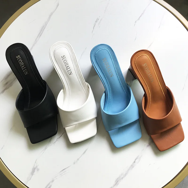 Туфли женские бежевые на каблуке, 2022 
Туфли женские бежевые на каблуке, 2022