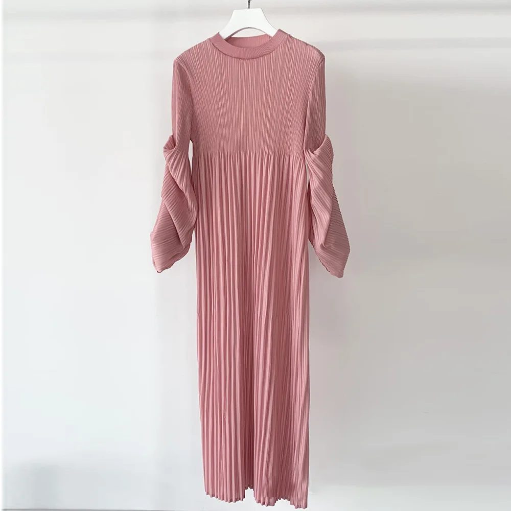 Autumn long dress fashion simple lantern sleeves small stand collar meat-covering pleated skirt
Autumn long dress fashion simple lantern sleeves small stand collar meat-covering pleated skirt