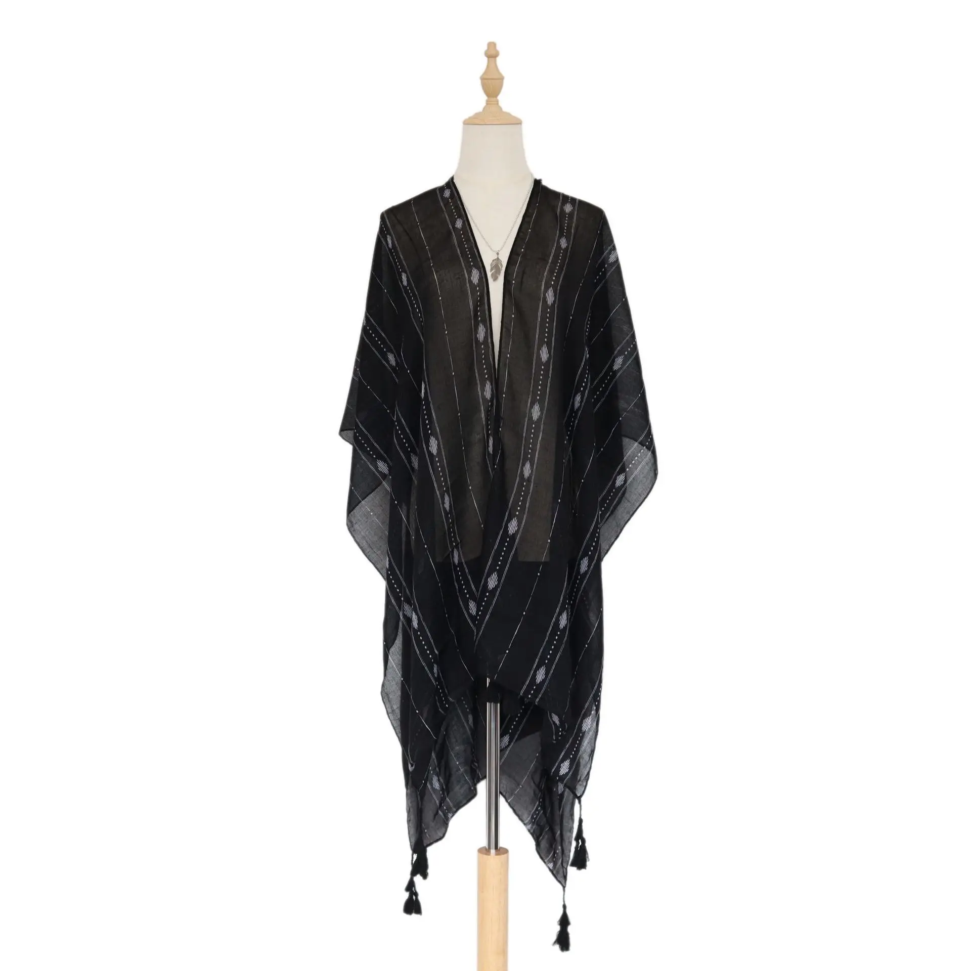 Женское черное универсальное декоративное пляжное полотенце с принтом в европейском и американском стиле
Женское черное универсальное декоративное пляжное полотенце с принтом в европейском и американском стиле