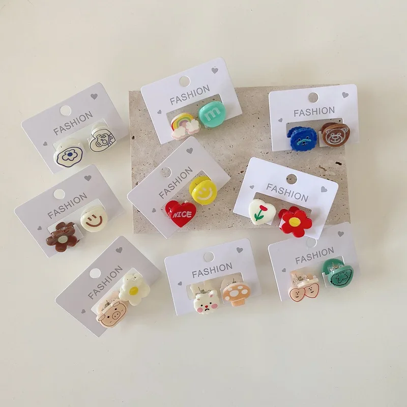 2 packs ~ Korean version children's hair grab cute cartoon flower hairpin trumpet
2 packs ~ Korean version children's hair grab cute cartoon flower hairpin trumpet