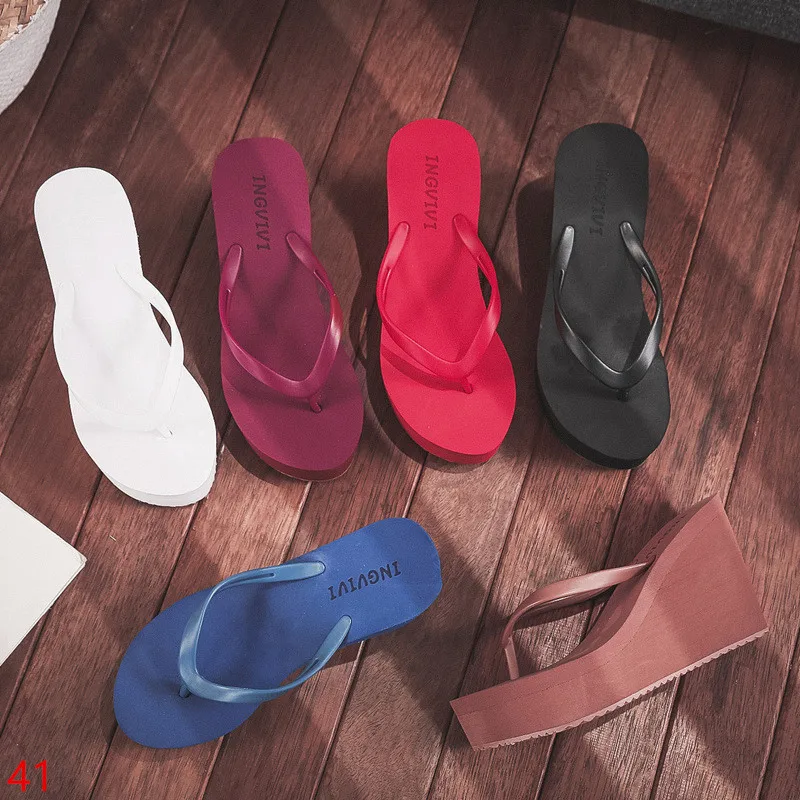 2023 High-heeled Shoes Lady House Slippers Platform Slides Low on A Wedge Rubber Flip Flops Summer Sand New Woman's Candy Colors
2023 High-heeled Shoes Lady House Slippers Platform Slides Low on A Wedge Rubber Flip Flops Summer Sand New Woman's Candy Colors