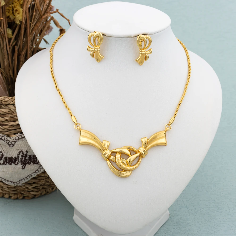 Copper Necklace Drop Earrings With Gift Box Dubai Italy Round Pendant Bow-knot Earrings Jewelry Women Young Lady Accessories
Copper Necklace Drop Earrings With Gift Box Dubai Italy Round Pendant Bow-knot Earrings Jewelry Women Young Lady Accessories