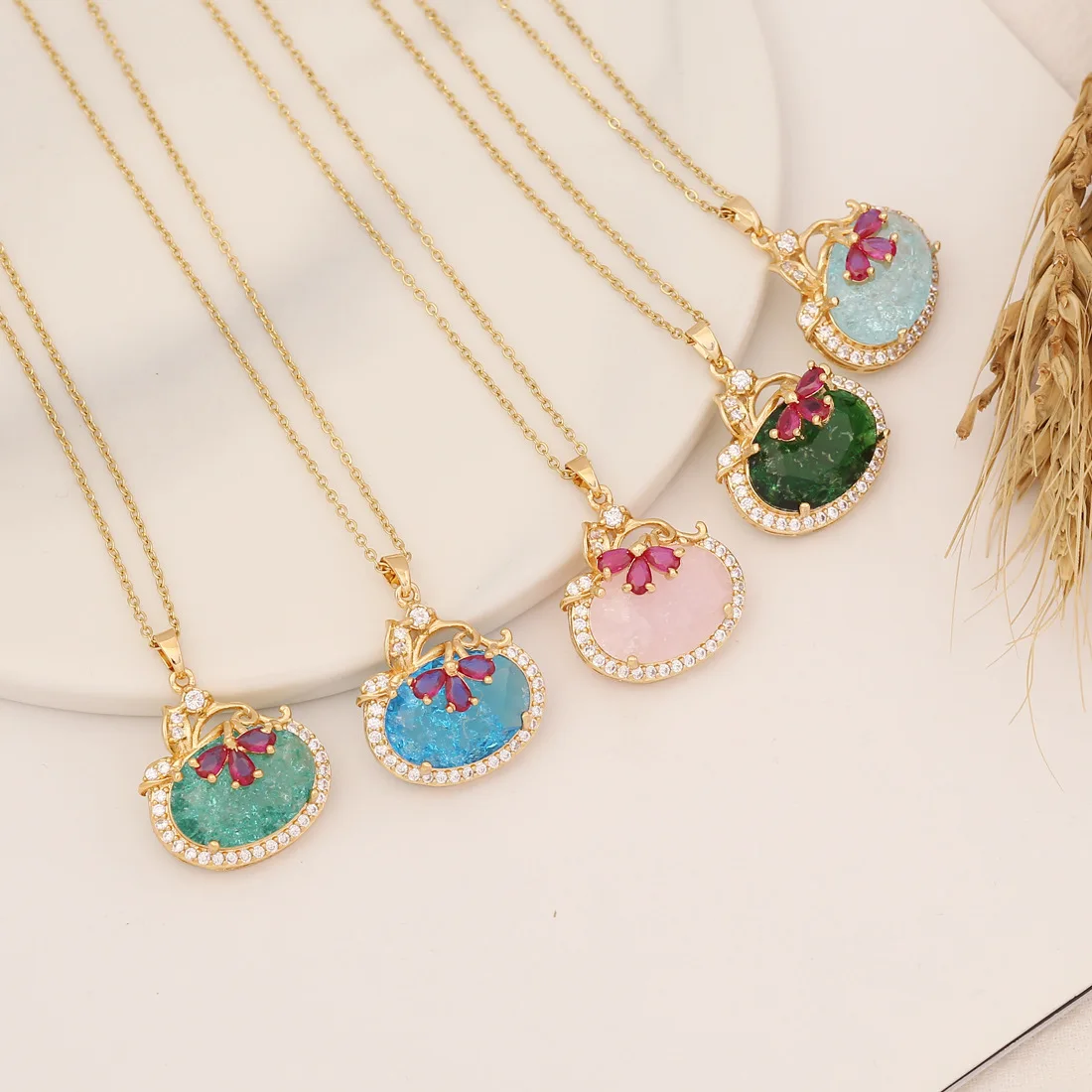 2022 New Jewelry Ice Zircon Pendant Fashion Stainless Steel Chain Bone Chain Copper Micro Inlaid Necklace for Women
2022 New Jewelry Ice Zircon Pendant Fashion Stainless Steel Chain Bone Chain Copper Micro Inlaid Necklace for Women