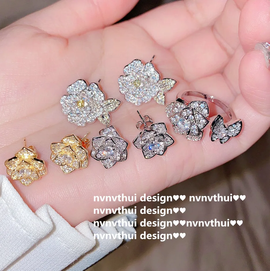 Rich Flower Sterling Silver Needle 18K White Gold Plated Rose Zircon Stud Earrings Three-Dimensional Flower Earrings Camellia
Rich Flower Sterling Silver Needle 18K White Gold Plated Rose Zircon Stud Earrings Three-Dimensional Flower Earrings Camellia