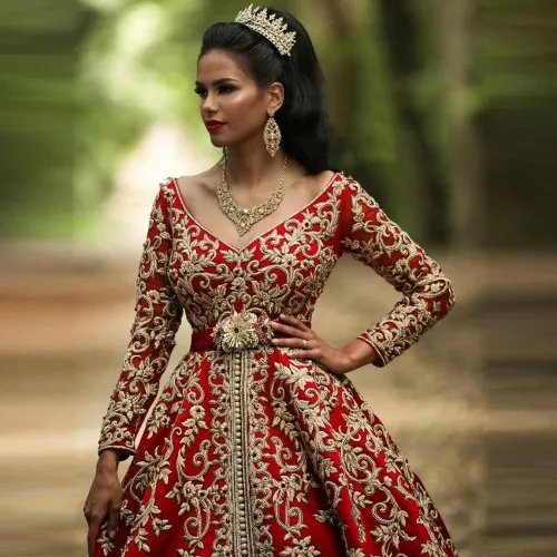Two Pieces Moroccan Gown Wedding Dresses With Shawl Red Long Sleeve Bridal Gowns Gold Appliques Islamic Dubai Dress
Two Pieces Moroccan Gown Wedding Dresses With Shawl Red Long Sleeve Bridal Gowns Gold Appliques Islamic Dubai Dress