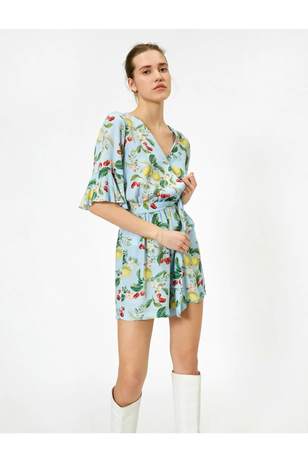 Women's Overalls Blue V-Neck Jumpsuit Hot Style Quality Fabric Sleeveless Baggy Trousers Casual Jumpsuit
Women's Overalls Blue V-Neck Jumpsuit Hot Style Quality Fabric Sleeveless Baggy Trousers Casual Jumpsuit