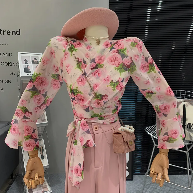 Женская шифоновая блузка с цветочным принтом, кружевная блузка с расклешенными рукавами, лето 2023
Женская шифоновая блузка с цветочным принтом, кружевная блузка с расклешенными рукавами, лето 2023