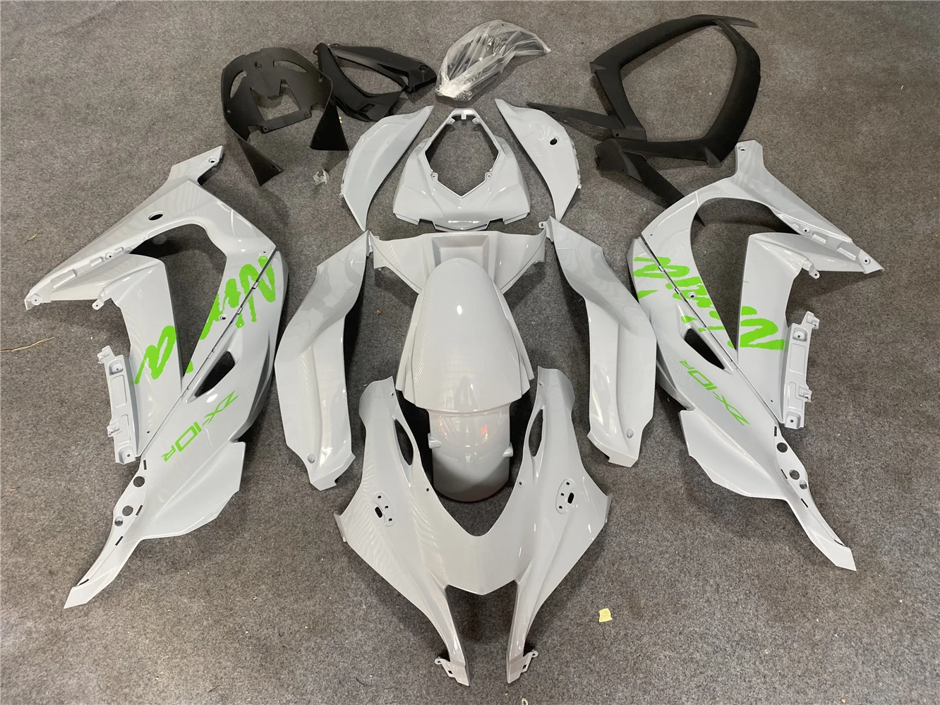 For ZX-10R 16 17 18 19 Injection molding fairing kit black ABS shell zx-10r 2016 2017 2018 2019 motorcycle parts Y1
For ZX-10R 16 17 18 19 Injection molding fairing kit black ABS shell zx-10r 2016 2017 2018 2019 motorcycle parts Y1