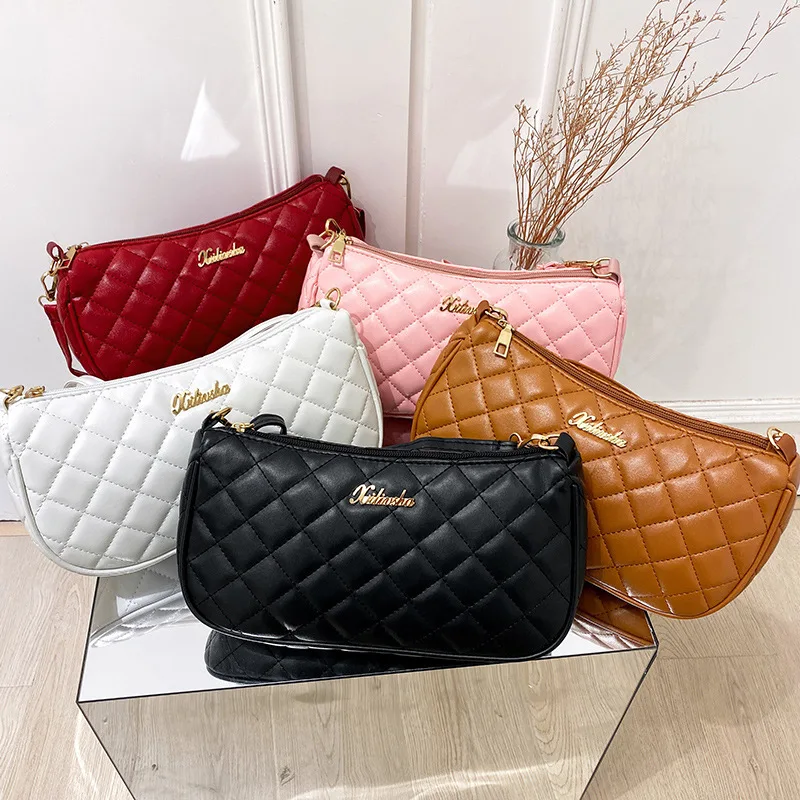 2022 Single Shoulder Messenger Bag Chain Simple Crossbody Bag New Fashion Lingge Shell Bag Contrast Color Women's Handbag
2022 Single Shoulder Messenger Bag Chain Simple Crossbody Bag New Fashion Lingge Shell Bag Contrast Color Women's Handbag
