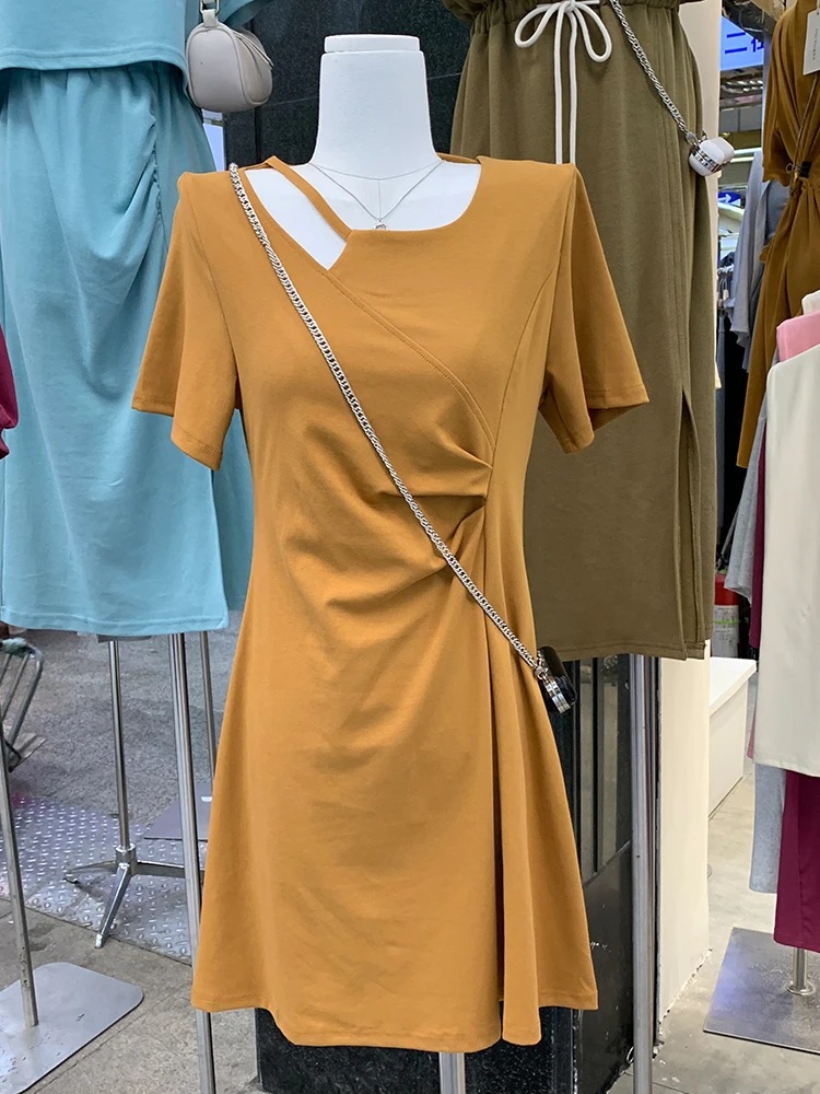 Summer 2022 Korean commuter style cotton short sleeve Korean dongdamen slim fitting wrinkled waist design dress
Summer 2022 Korean commuter style cotton short sleeve Korean dongdamen slim fitting wrinkled waist design dress