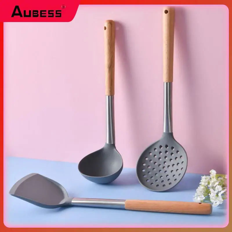 Silicone High Temperature Resistance Frying Shovel Wooden Handle Kitchenware Hanging Hole Salad Mixing Scraper Cake Baking Tool
Silicone High Temperature Resistance Frying Shovel Wooden Handle Kitchenware Hanging Hole Salad Mixing Scraper Cake Baking Tool