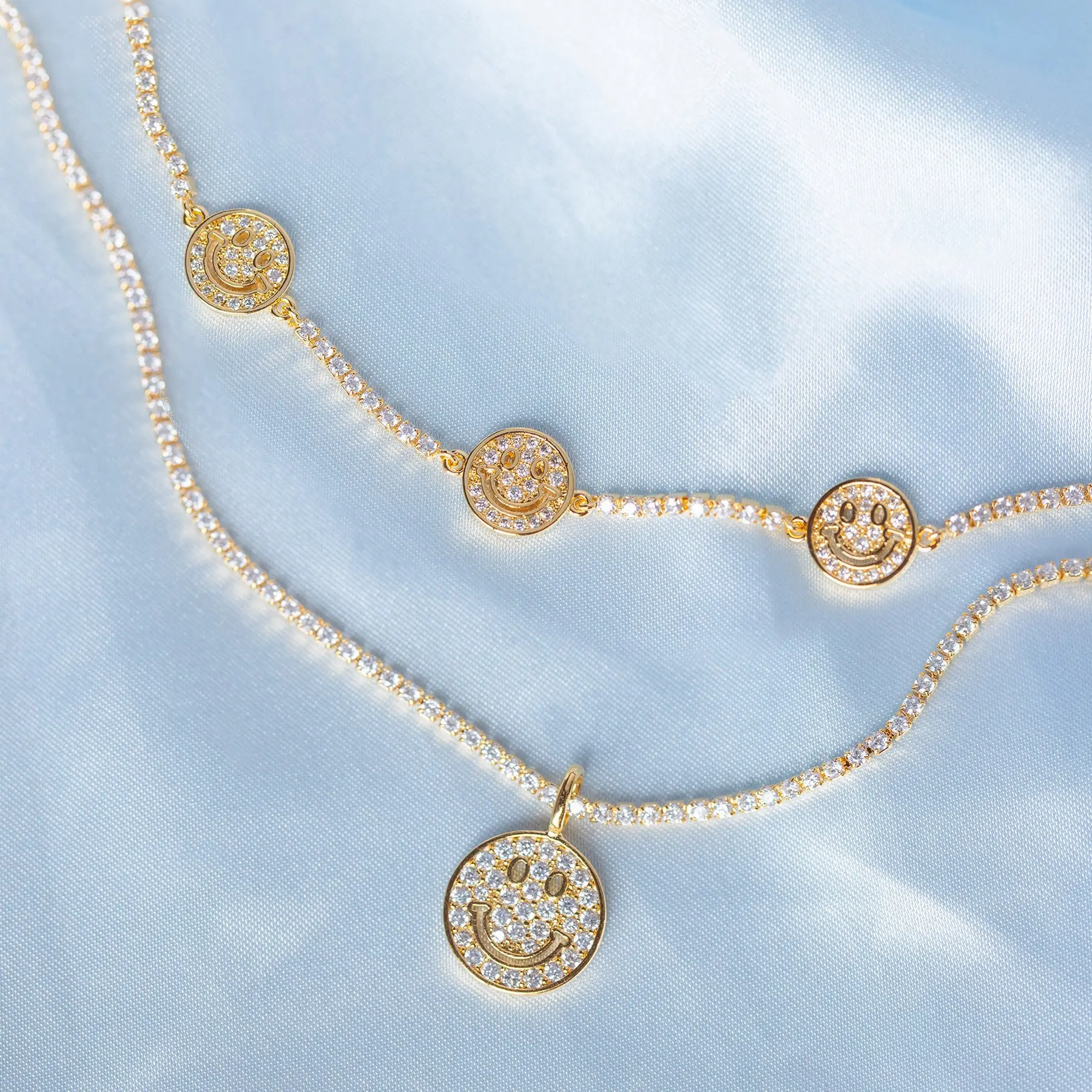 New Fashionable Smiley Bracelet Copper Plated 18 K Colorfast Real Gold Claw Chain Zircon Party Jewelry For Women Girls Gift
New Fashionable Smiley Bracelet Copper Plated 18 K Colorfast Real Gold Claw Chain Zircon Party Jewelry For Women Girls Gift
