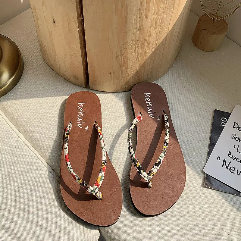 Apanzu Women flip-flops tideand slip-proof platform broken flower splint sandals fashionable clip-on beach slippers in summer
Apanzu Women flip-flops tideand slip-proof platform broken flower splint sandals fashionable clip-on beach slippers in summer