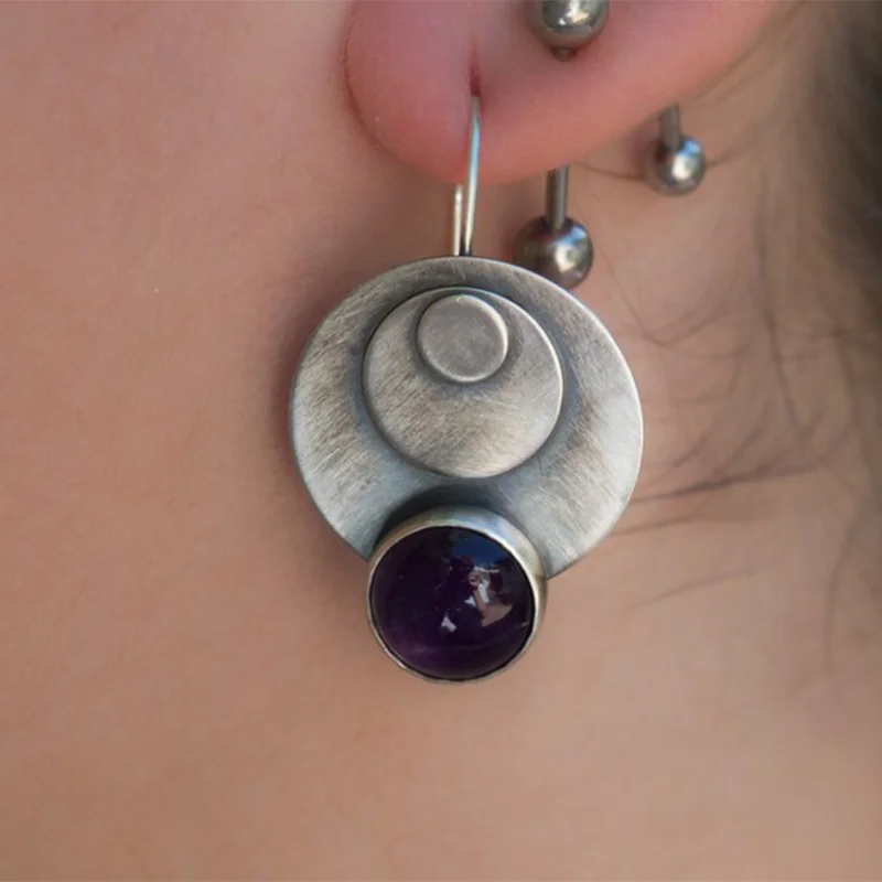 Retro Geometric Round Alloy Ethnic Style Personality Ear Hanging Female Simple Inlaid Purple Zircon Light Luxury Jewelry
Retro Geometric Round Alloy Ethnic Style Personality Ear Hanging Female Simple Inlaid Purple Zircon Light Luxury Jewelry