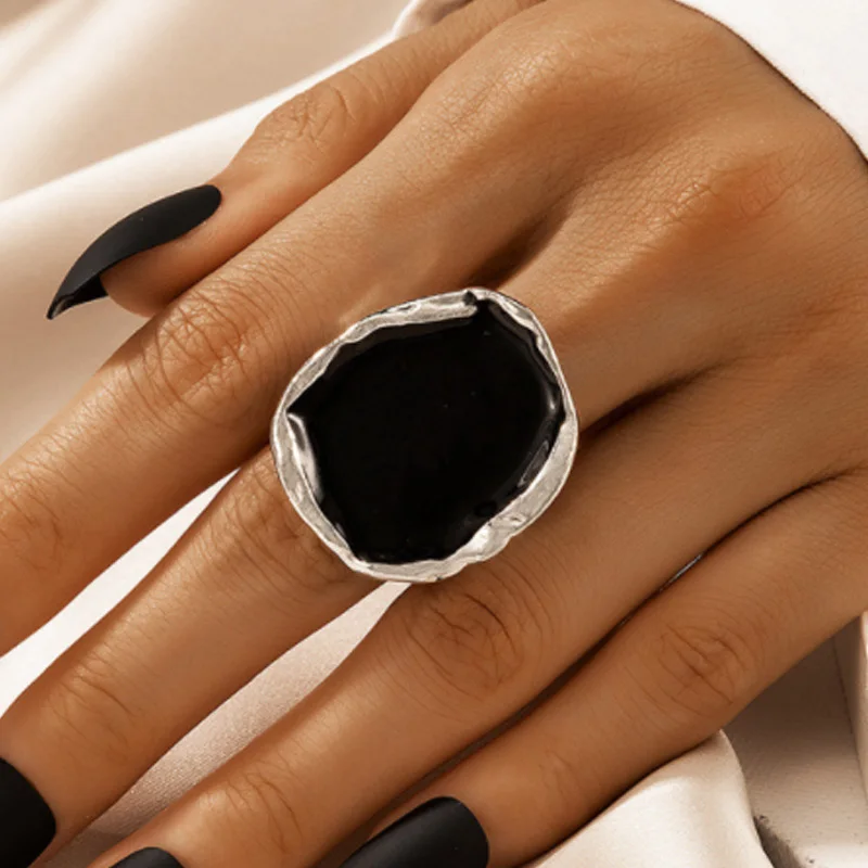 Bohemian Black Stone Rings for Women Metal Gothic Vintage Geometric Round Ring Fashion Jewelry Party Accessories 2022 New
Bohemian Black Stone Rings for Women Metal Gothic Vintage Geometric Round Ring Fashion Jewelry Party Accessories 2022 New