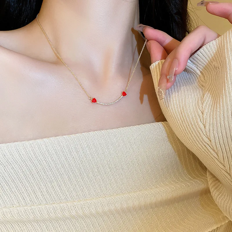 Japan and South Korea's new zircon love necklace women's light luxury high-end clavicle chain simple and versatile necklace
Japan and South Korea's new zircon love necklace women's light luxury high-end clavicle chain simple and versatile necklace