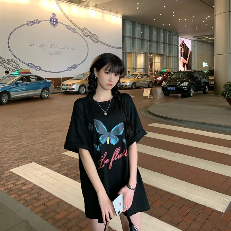 6808 2022 new loose mid-length dark butterfly print bottoms missing short-sleeved T-shirt
6808 2022 new loose mid-length dark butterfly print bottoms missing short-sleeved T-shirt