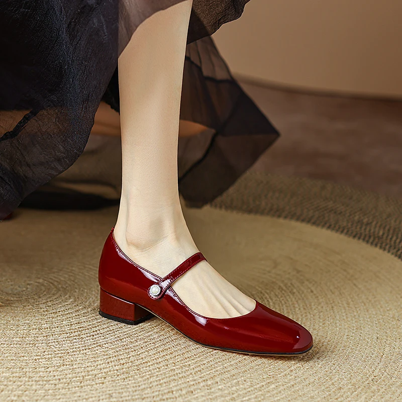 2023 new spring women pumps natural leather 22-25cm length cowhide Patent leather round toe Mary Jane Middle heel women shoes
2023 new spring women pumps natural leather 22-25cm length cowhide Patent leather round toe Mary Jane Middle heel women shoes