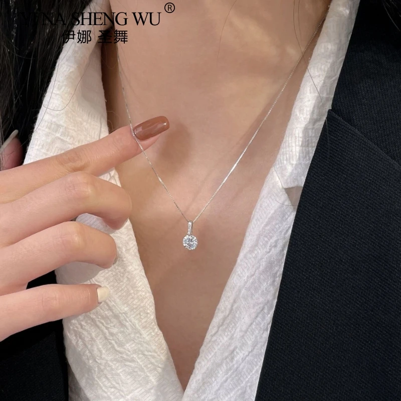 Простое геометрическое ожерелье из серебра S925 пробы, женский кулон с полностью алмазным блестящим цирконием, цепочка до ключиц, характерное ожерелье с холодным ветром
Простое геометрическое ожерелье из серебра S925 пробы, женский кулон с полностью алмазным блестящим цирконием, цепочка до ключиц, характерное ожерелье с холодным ветром