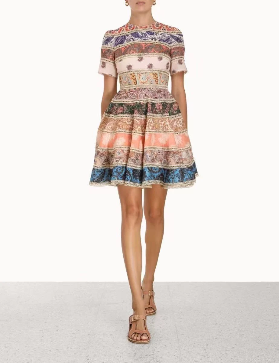2023 Summer High Quality New Arrivals Paisley Printing Spliced Lace Fit and Flare O-neck Draped Mini Dress for Lady
2023 Summer High Quality New Arrivals Paisley Printing Spliced Lace Fit and Flare O-neck Draped Mini Dress for Lady