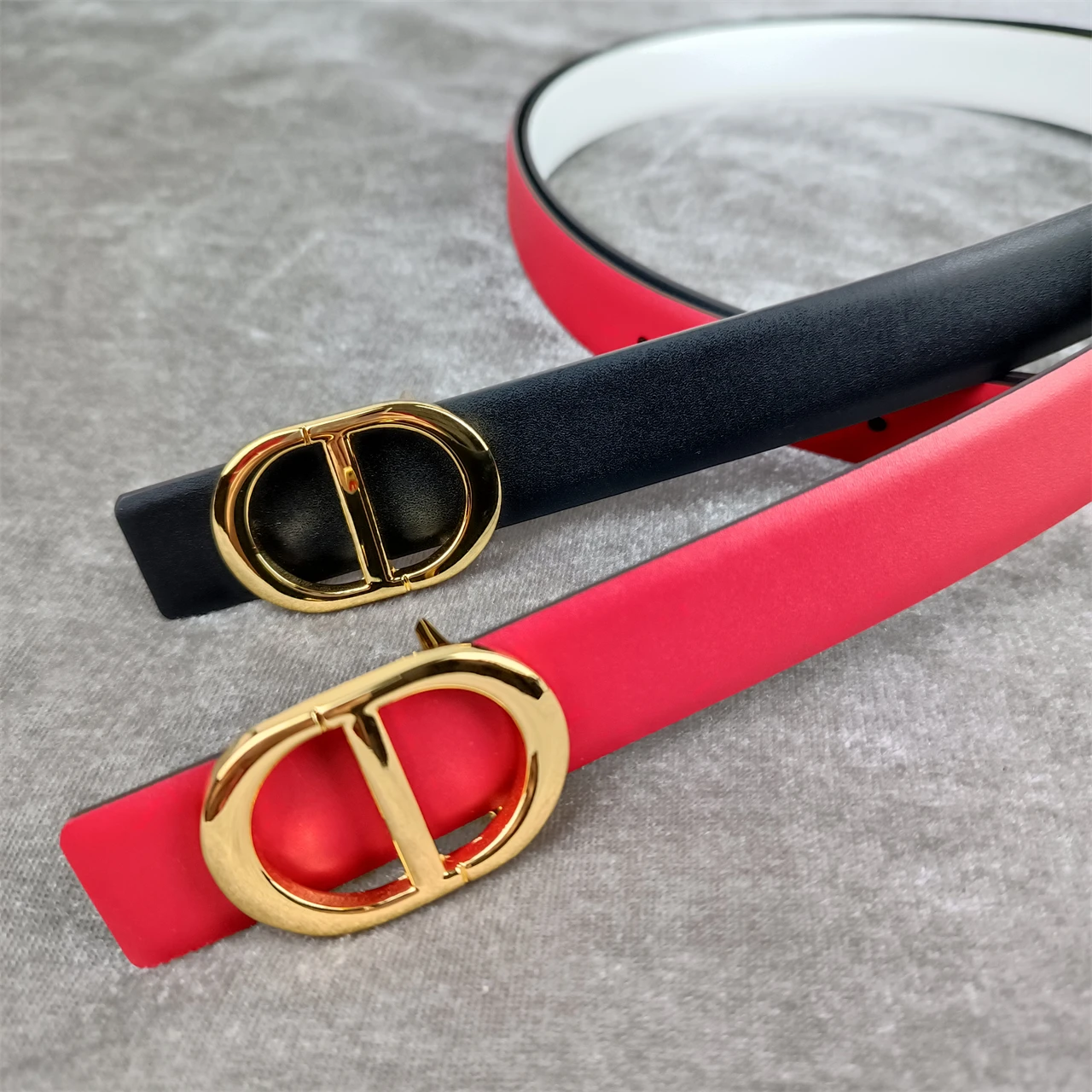 2022 men's and women's wide buckle2.5cm Gu Shuai new design men's and women's belt high-quality cowhide leather double-sided fr
2022 men's and women's wide buckle2.5cm Gu Shuai new design men's and women's belt high-quality cowhide leather double-sided fr