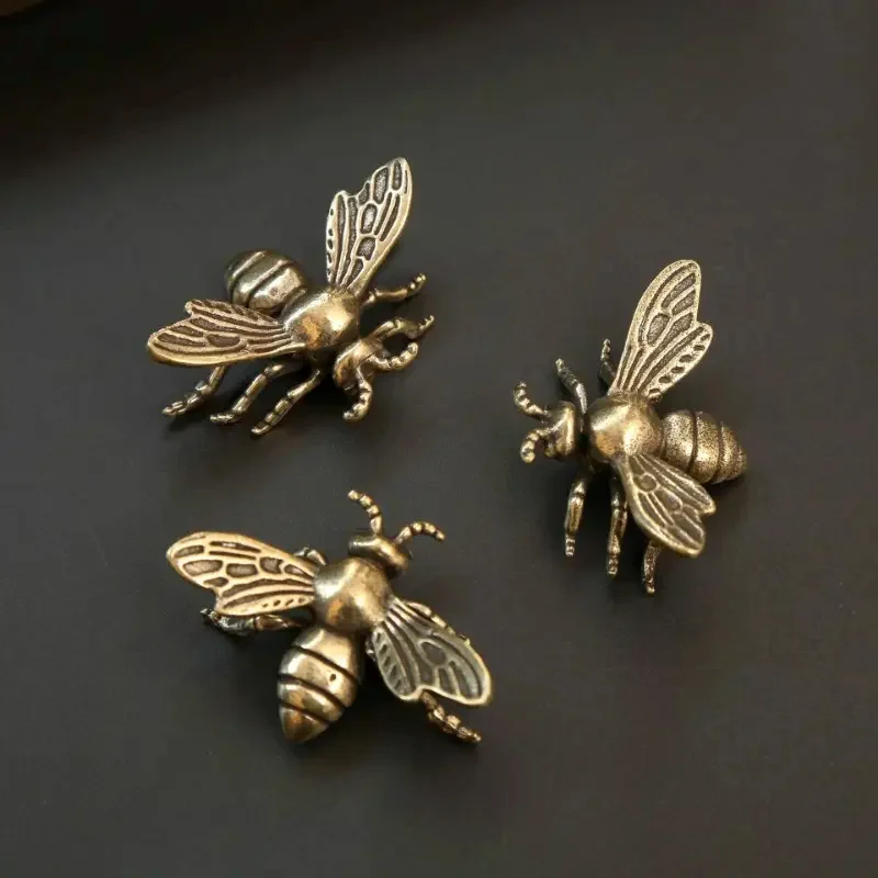 Латунные фигурки пчел
Латунные фигурки пчел