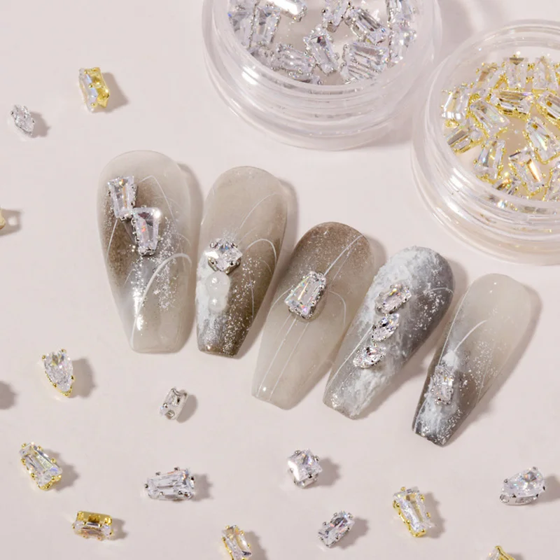 20PCS/Pot Zircon Claw Nail Art Alloy Rhinestone Tiny Zircon Charms Luxury Jewelry Exquisite Nail Supplies Flatback Nail Gem
20PCS/Pot Zircon Claw Nail Art Alloy Rhinestone Tiny Zircon Charms Luxury Jewelry Exquisite Nail Supplies Flatback Nail Gem