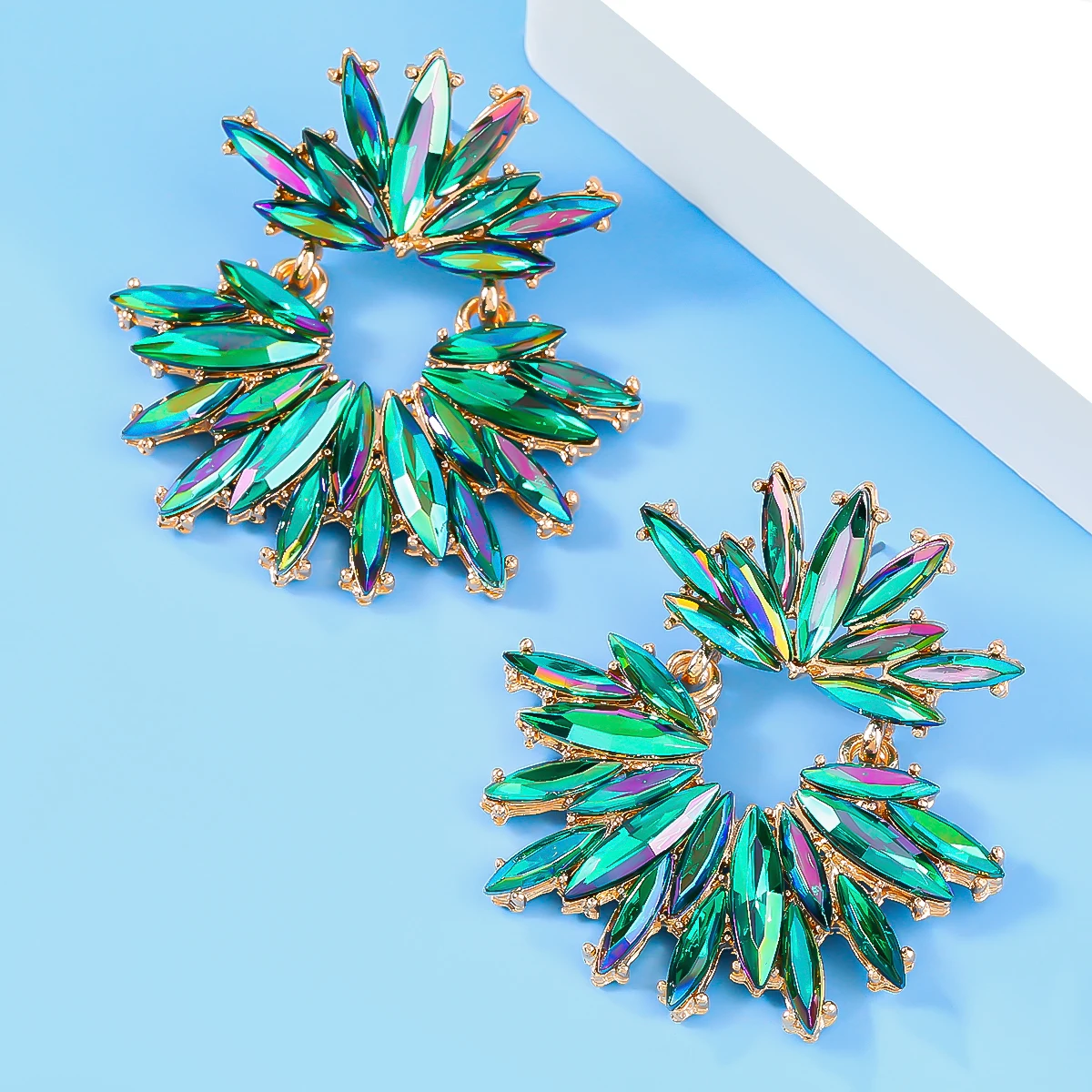 2023 New Fashion Metal Rhinestone Geometry Dangle Earrings Leisure Party Shiny Jewelry DOINGPRO Women's Elegant Accessories
2023 New Fashion Metal Rhinestone Geometry Dangle Earrings Leisure Party Shiny Jewelry DOINGPRO Women's Elegant Accessories