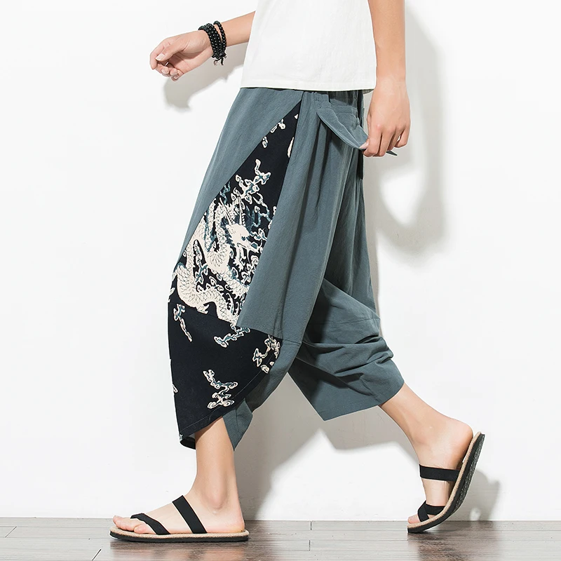 New Men Harajuku Harem Pants 2022 Summer Cotton Joggers Calf-Length Pants Male Vintage Chinese Style Patchwork Wide Leg Trousers
New Men Harajuku Harem Pants 2022 Summer Cotton Joggers Calf-Length Pants Male Vintage Chinese Style Patchwork Wide Leg Trousers