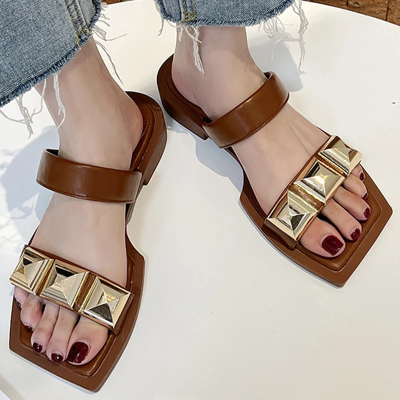 Low Heels Women Casual Slippers Summer Sexy Beach Open Toe Sandals 2022 New Fashion Dress Shoes Women Slides Flip Flops Slippers
Low Heels Women Casual Slippers Summer Sexy Beach Open Toe Sandals 2022 New Fashion Dress Shoes Women Slides Flip Flops Slippers