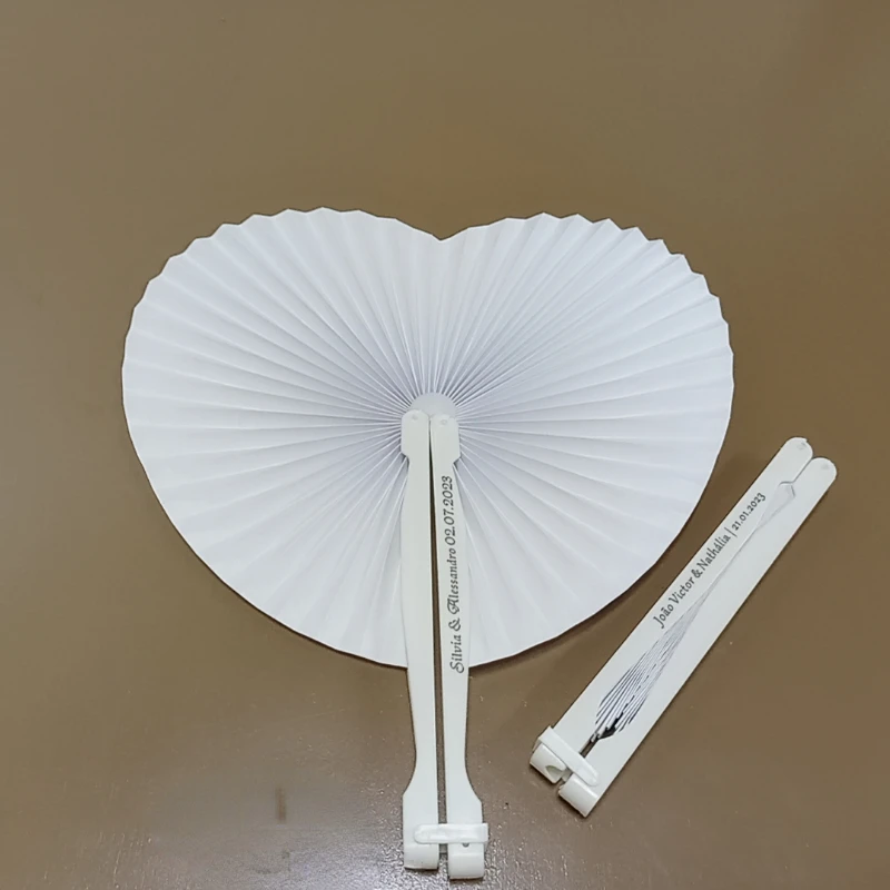 Персонализированный складной веер в форме сердца 
Персонализированный складной веер в форме сердца