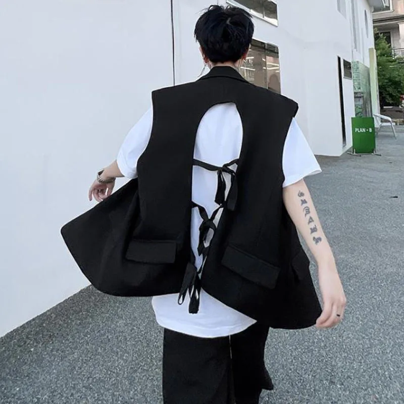 Men's Loose Irregular Vest Summer Fashion Personalized Back Hollow Out Bandage Design Hair Loose Sleeveless Coat
Men's Loose Irregular Vest Summer Fashion Personalized Back Hollow Out Bandage Design Hair Loose Sleeveless Coat
