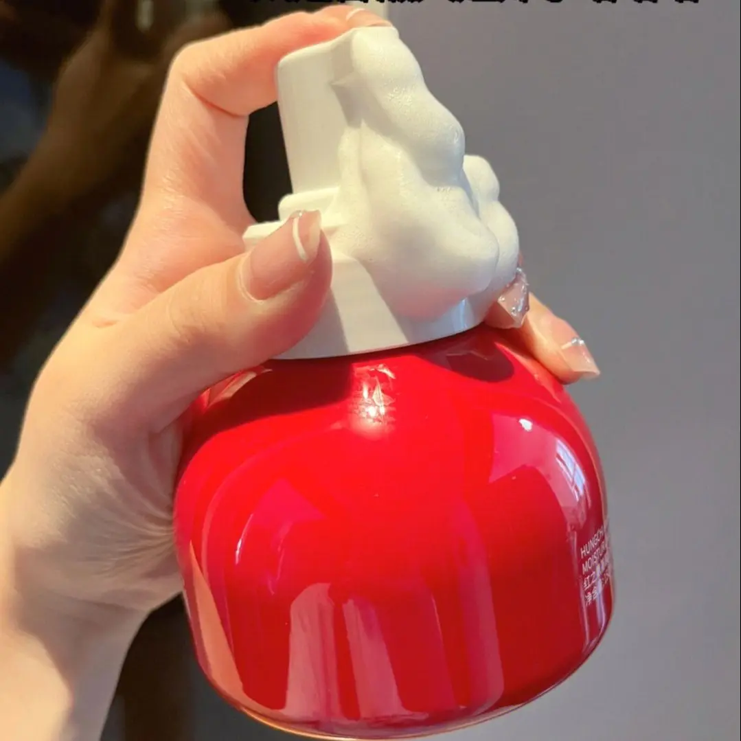 Cleansing Mu Si facial cleanser 150ml amino acid gently and deeply cleans pores.
Cleansing Mu Si facial cleanser 150ml amino acid gently and deeply cleans pores.