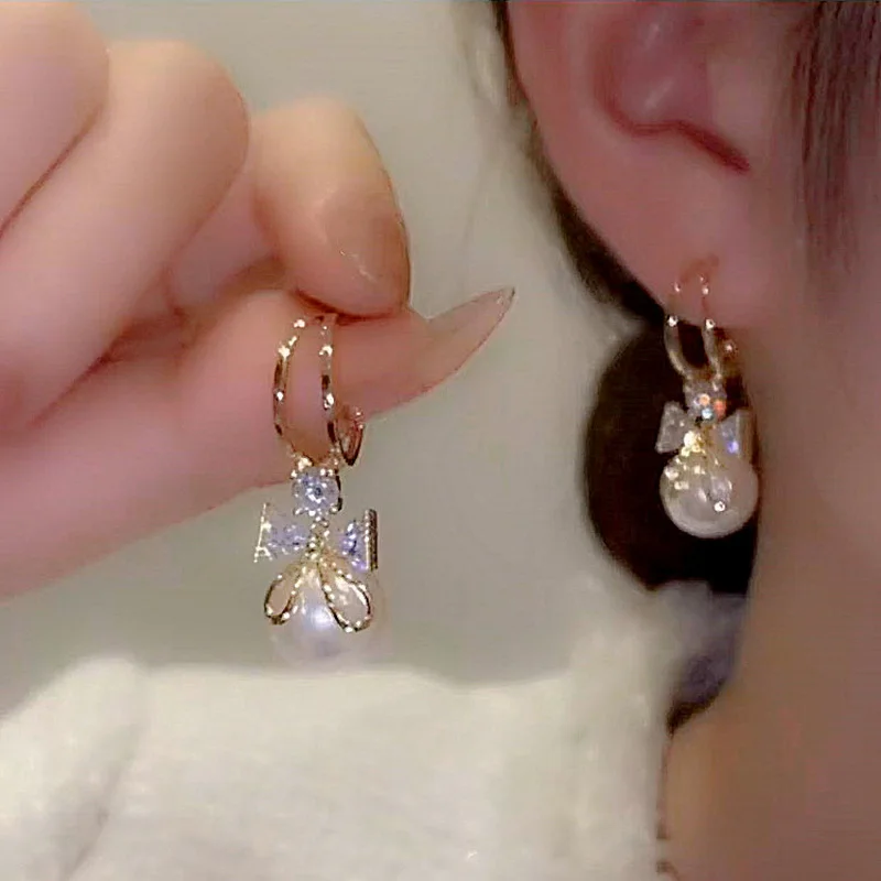 Bowknot Shape Women Pearl Earrings Popular Pendant Earrings Lady Silver Needle Earrings Daily Accessories Girl Jewelry Wholesale
Bowknot Shape Women Pearl Earrings Popular Pendant Earrings Lady Silver Needle Earrings Daily Accessories Girl Jewelry Wholesale