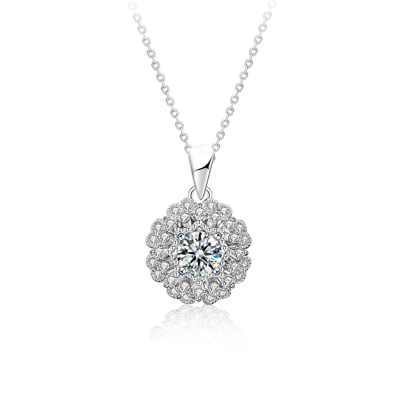Luxury 0.5ct D Color Moissanite Necklace Top Quality 925 Sterling Silver Necklaces For Women Bride Sparkling Wedding Jewelry 
Luxury 0.5ct D Color Moissanite Necklace Top Quality 925 Sterling Silver Necklaces For Women Bride Sparkling Wedding Jewelry
