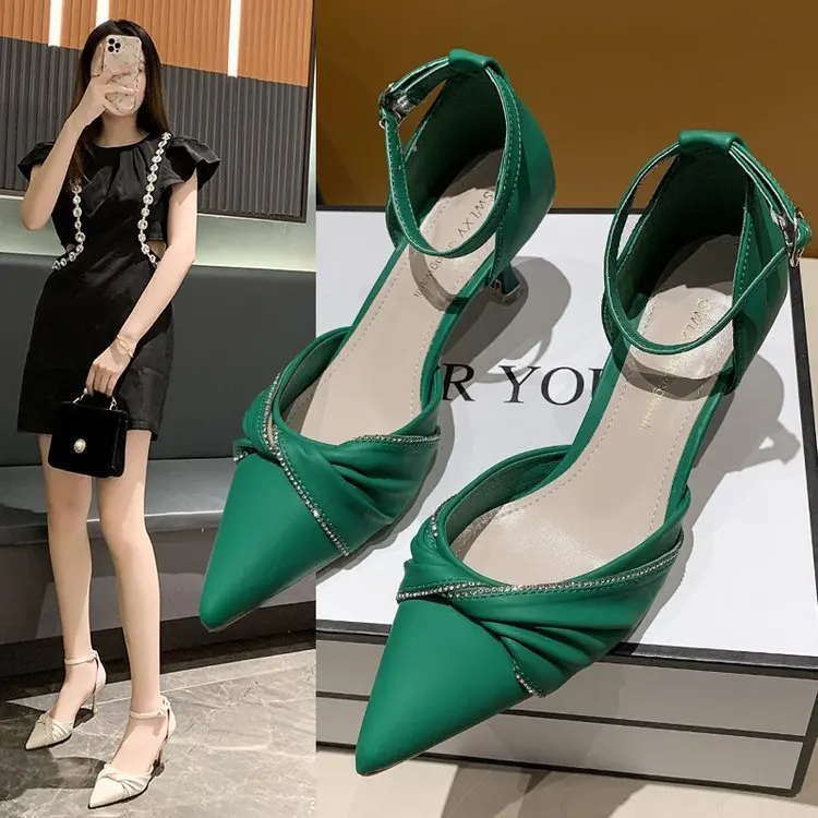 Women's shoes new sexy side air high heels in spring and summer of women's thin heel pointed toe Baotou
Women's shoes new sexy side air high heels in spring and summer of women's thin heel pointed toe Baotou