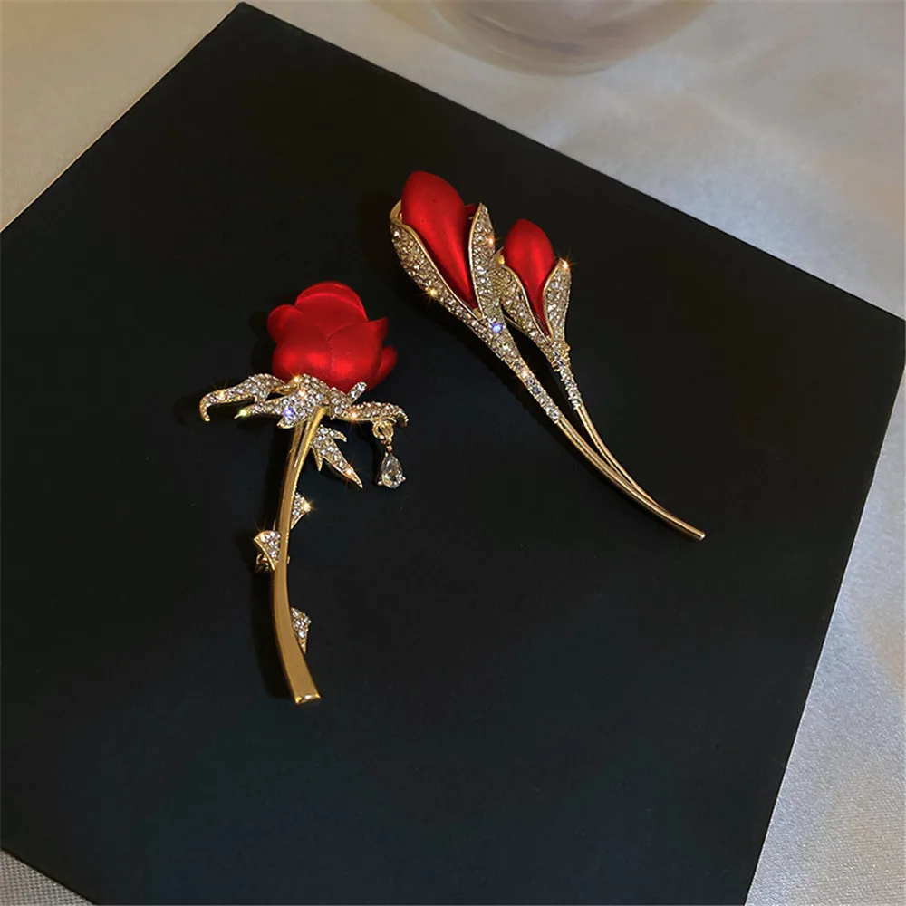 

Rinhoo Rhinestone Red Rose Flower Brooches for Women Elegant Tulip Flower Bouquet Bowknot Lapel Pins Wedding Party Badge Jewelry