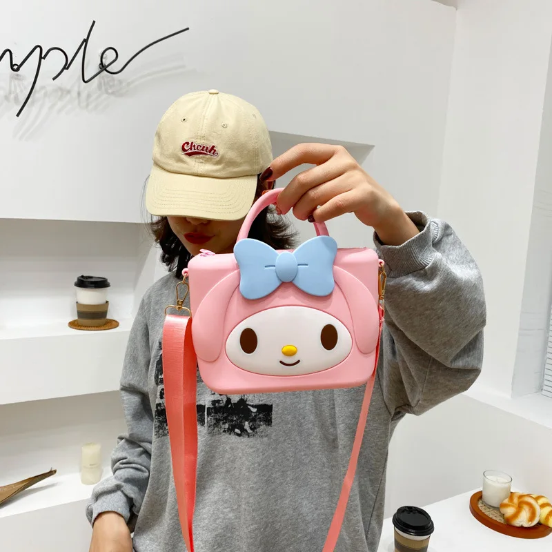 Силиконовая мини-сумка на одно плечо с мультяшным аниме Sanrio My Melody, сумка-мессенджер для девушки, кошелек для монет, модные аксессуары, сумка, ...
Силиконовая мини-сумка на одно плечо с мультяшным аниме Sanrio My Melody, сумка-мессенджер для девушки, кошелек для монет, модные аксессуары, сумка, ...