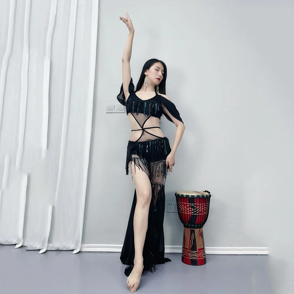 Костюм для восточного танца живота с блестками, женский костюм для тренировок по танцу живота, костюм для выступления, новинка 2022
Костюм для восточного танца живота с блестками, женский костюм для тренировок по танцу живота, костюм для выступления, новинка 2022