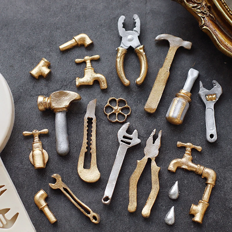 Water Pipe Mechanical Gear Screw vise pipe Wrench Shape Sugarcraft Cake Mold Chocolate Mold for Cake Decorating Baking
Water Pipe Mechanical Gear Screw vise pipe Wrench Shape Sugarcraft Cake Mold Chocolate Mold for Cake Decorating Baking