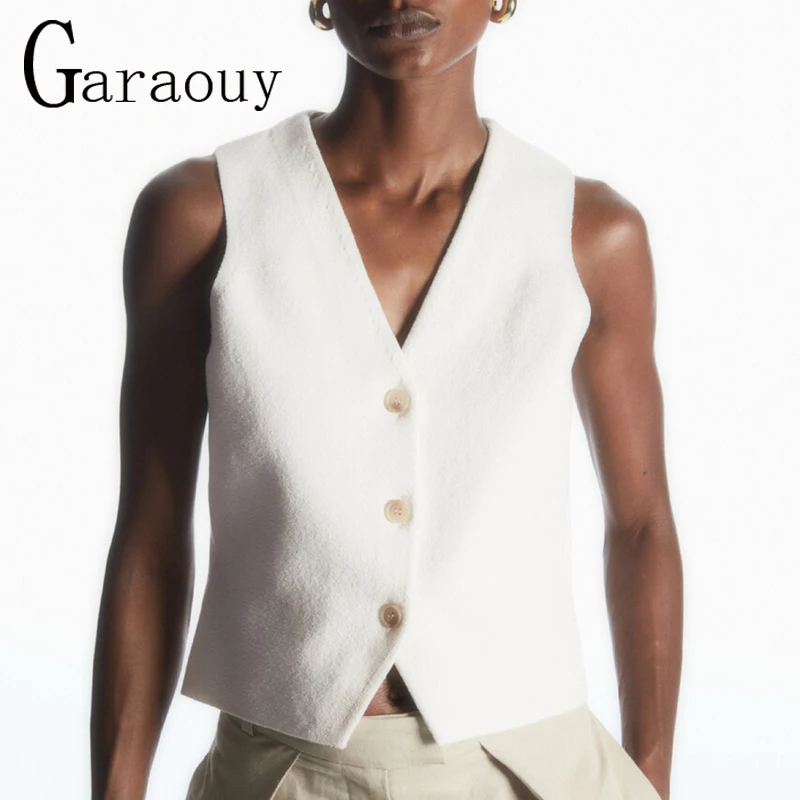 Garaouy 2023 New Woman Summer Fashion Knit V-neck Single-breasted Button Sleeveless Vest Simple Casual Cardigan Tank Tops Female
Garaouy 2023 New Woman Summer Fashion Knit V-neck Single-breasted Button Sleeveless Vest Simple Casual Cardigan Tank Tops Female