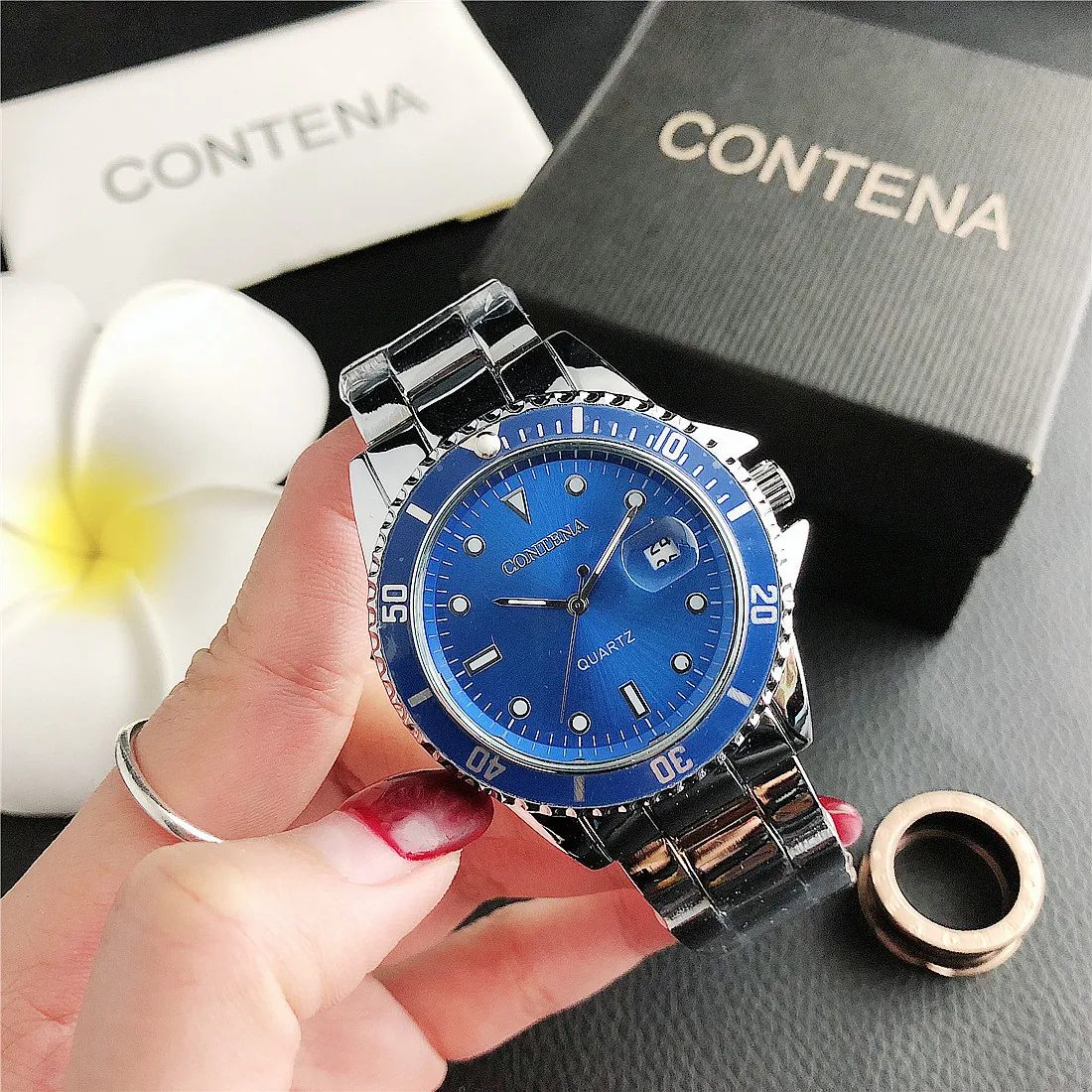 Fashion ladies watch classic design with circular dial metal watchband gorgeous ornaments 4colors for choosing shipping global
Fashion ladies watch classic design with circular dial metal watchband gorgeous ornaments 4colors for choosing shipping global