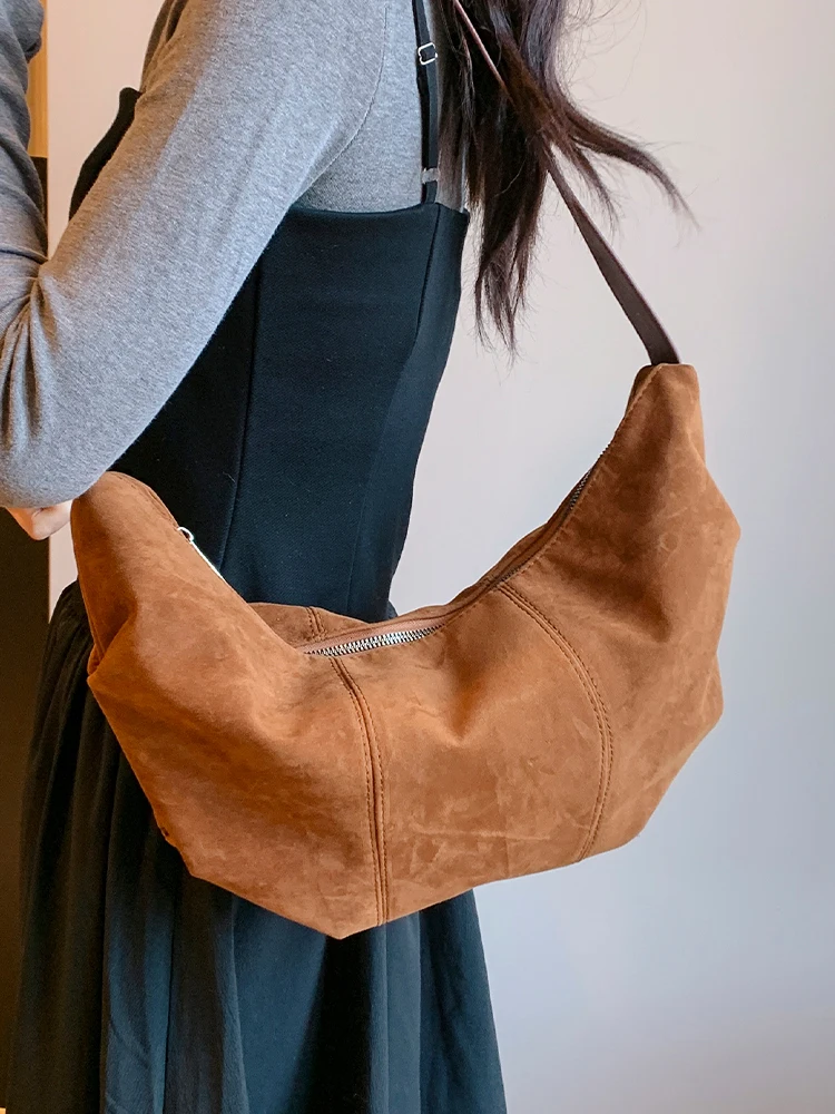 Underarm Shoulder Bag Women's 2023 New Autumn Winter Retro Casual Dumpling Bag Large Capacity Commuter Bag
Underarm Shoulder Bag Women's 2023 New Autumn Winter Retro Casual Dumpling Bag Large Capacity Commuter Bag