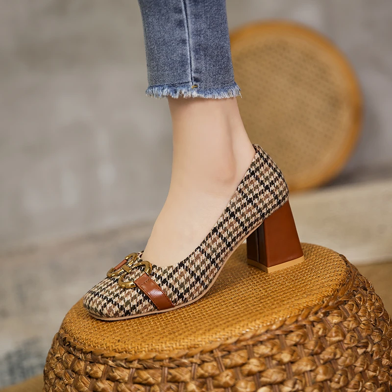 Fashion 7cm High Square Heel Houndstooth Metal Buckle Decorative Design Sandals 2022 Summer New Muller Shoes Women's High Heels
Fashion 7cm High Square Heel Houndstooth Metal Buckle Decorative Design Sandals 2022 Summer New Muller Shoes Women's High Heels