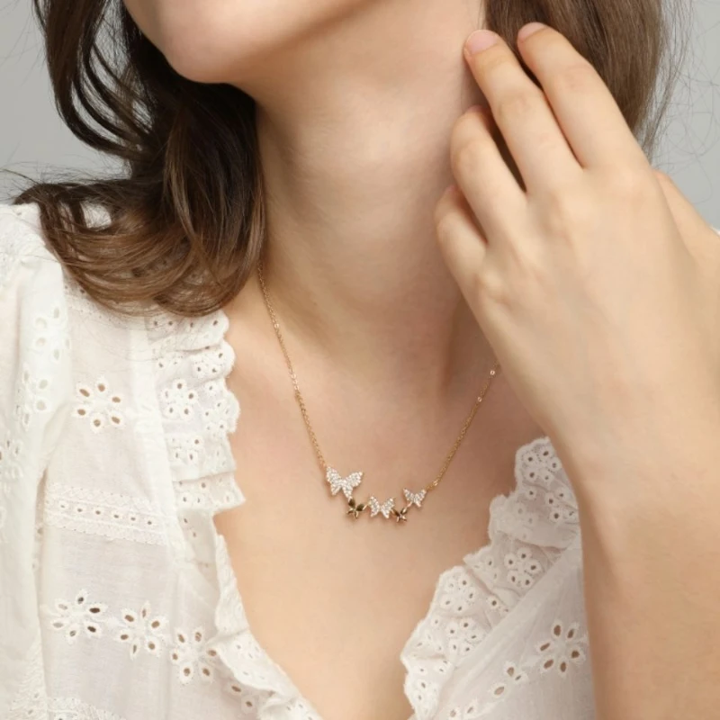 European and American Necklace Women's Fashion Simple and Delicate Butterfly Necklace Colorless Design Cool Wind Collar Chain
European and American Necklace Women's Fashion Simple and Delicate Butterfly Necklace Colorless Design Cool Wind Collar Chain