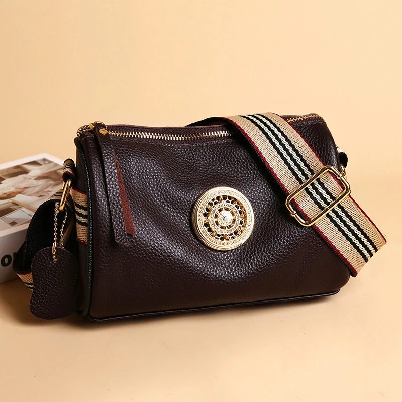 Women Genuine Leather Shoulder Bags Designer Rotating metal lock Ladies Handbags Fashion New Luxury Brand Female Messenger Bag
Women Genuine Leather Shoulder Bags Designer Rotating metal lock Ladies Handbags Fashion New Luxury Brand Female Messenger Bag