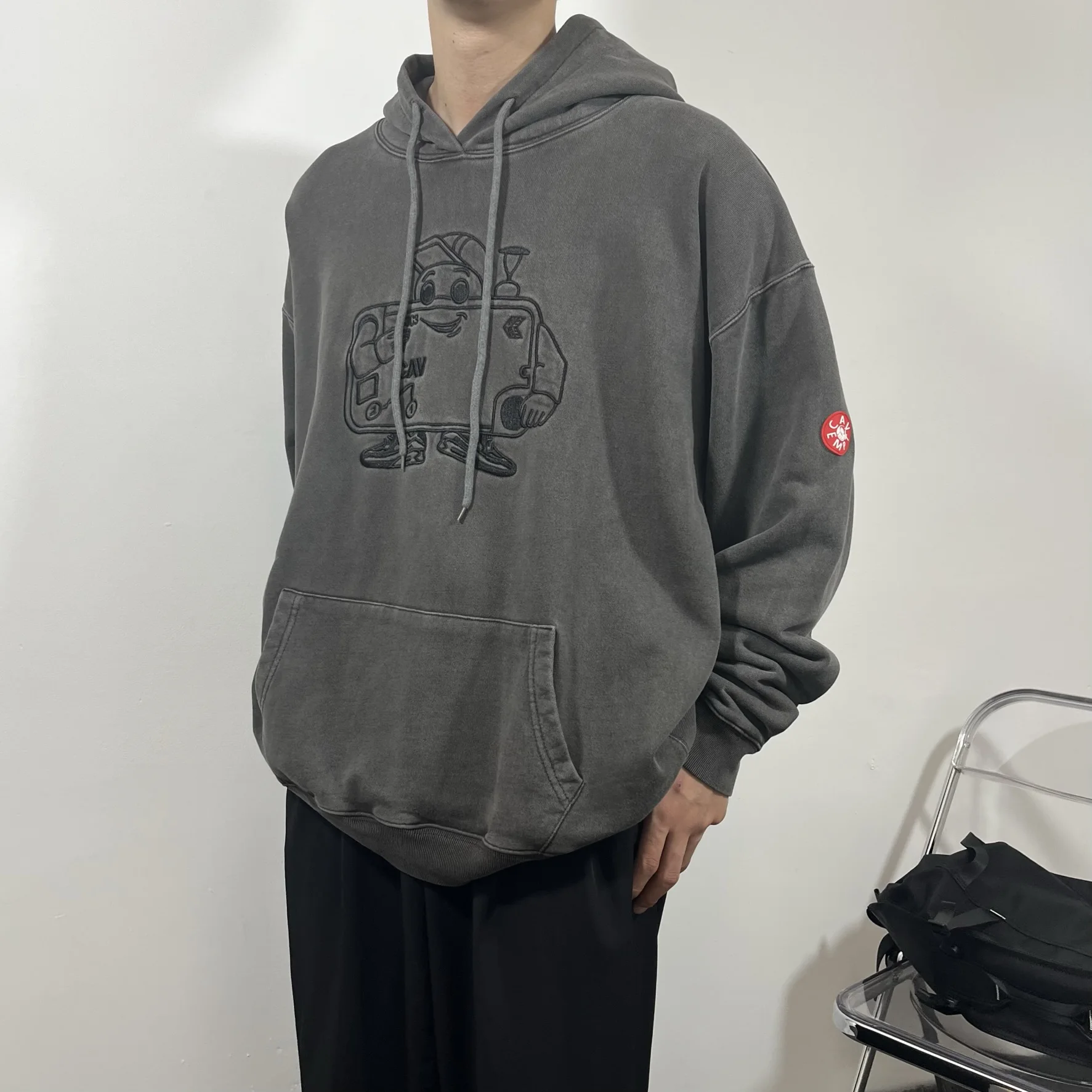 CAVEMPT Japanese Fashion Vintage Washed Worn Embroidery Grey CE Sweater Heavy Weight Drop Shoulder Men's and Women's Hoodies ins
CAVEMPT Japanese Fashion Vintage Washed Worn Embroidery Grey CE Sweater Heavy Weight Drop Shoulder Men's and Women's Hoodies ins
